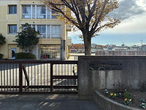 市立東原小学校 徒歩11分（約830m）