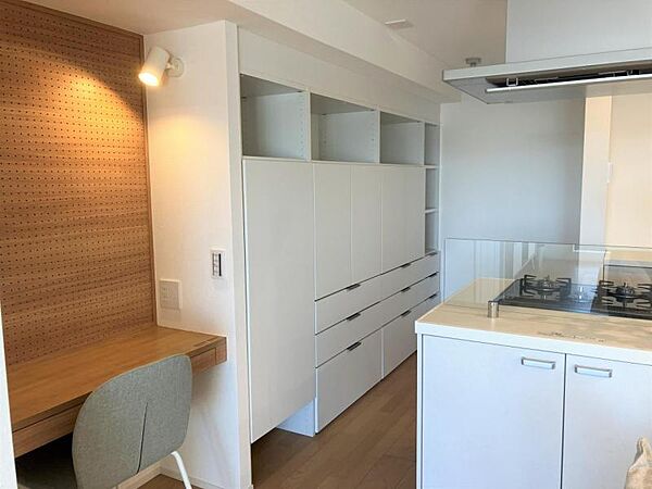 パントリーは収納数が多く食材の保管も安心です