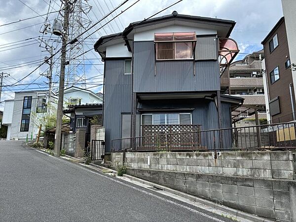 二方面接道で陽当り、通風良好です。