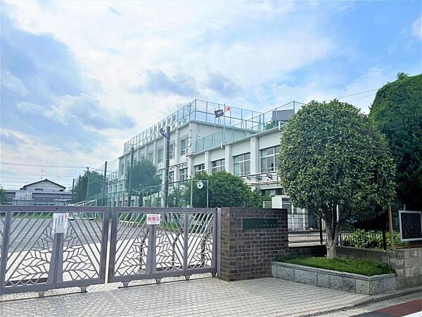 三鷹市立第四中学校