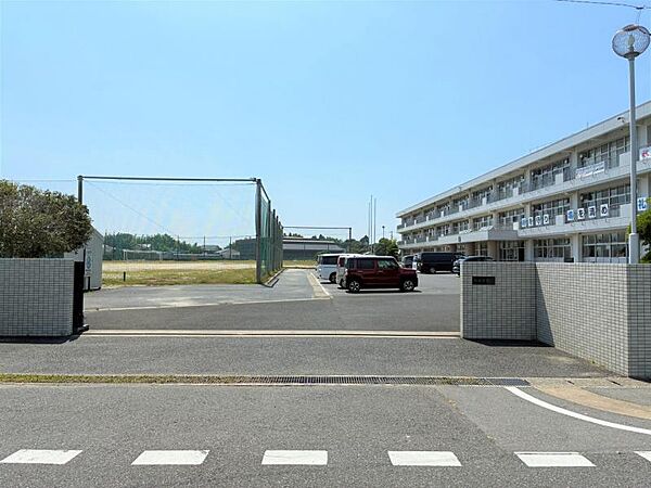 徒歩38分(約3030m)