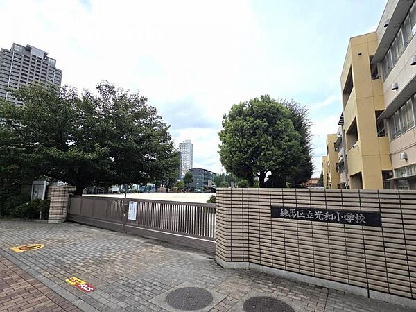 練馬区立石神井東中学校：徒歩15分（1140m）