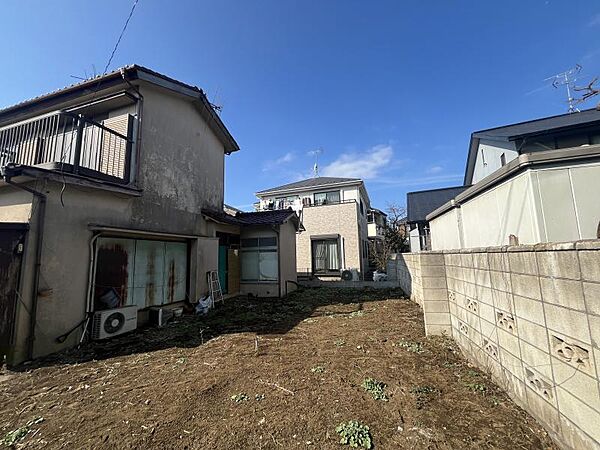 現地敷地内南側からの写真