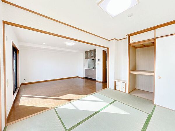 価格には消費税、リフォーム費用を含みます。自社物件につき随時ご案内可能。内覧希望の方はお電話ください。
