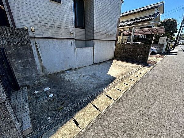 駐車スペース：約1.95ｍ×5.5ｍ