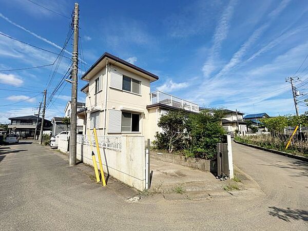 価格には消費税、リフォーム費用を含みます。リフォーム中でもご案内可能。内覧希望の方はお電話ください。