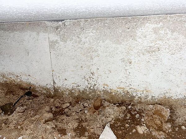 【床下写真】建物利用時は、中古住宅の3大リスクである、雨漏り、主要構造部分の欠陥や腐食、給排水管の漏水や故障を2年間保証します。