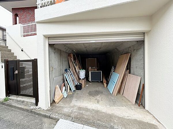 【内外装リフォーム中】