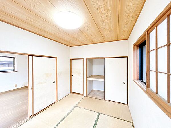 【内外装リフォーム中】和室の様子です。リビング横にすぐくつろげるスペースがあるのは魅力ですね。