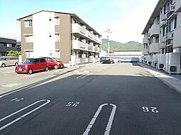 8 / 9