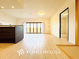 グランシティレイディアントアクアヴィータ 3LDKのリビング/ダイニング