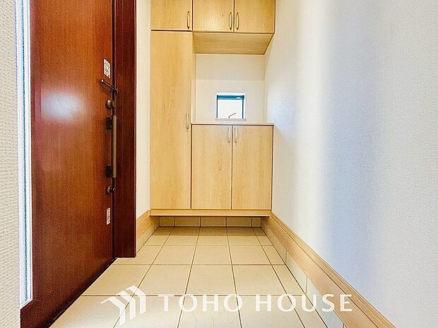 コンパクトで効率的な玄関収納。整理整頓にこだわった収納で、心地よい暮らしを実現します。