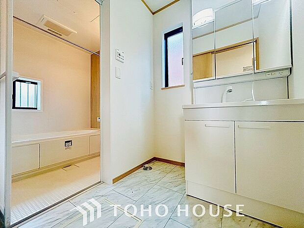 使いやすく清潔感のある洗面所。快適な身支度をサポートします。