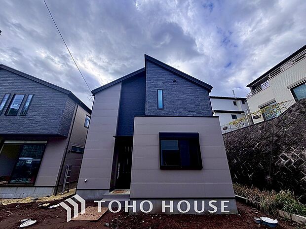 陽光をたっぷり浴びる、輝く住まい。現況写真です。