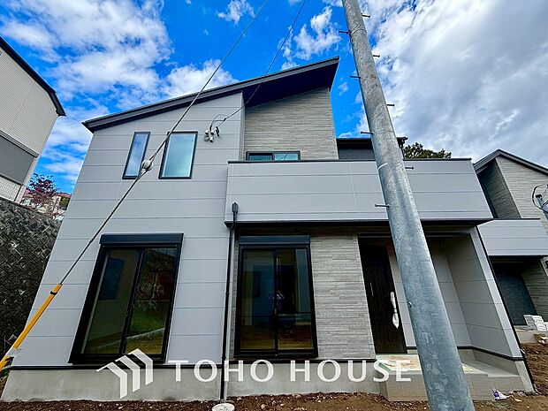 陽光をたっぷり浴びる、輝く住まい。現況写真です。