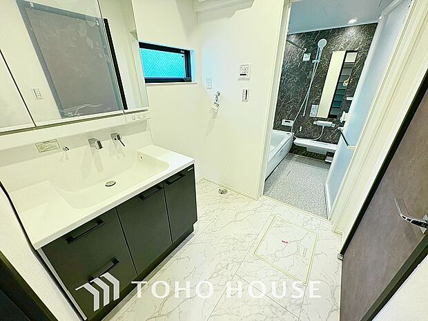 使いやすく清潔感のある洗面所。快適な身支度をサポートします。