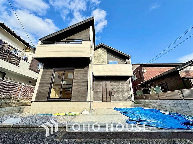 鮮やかなデザインと美しさが際立つ外観、心地よい暮らしのはじまり。