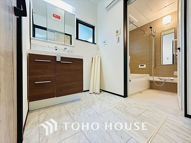 使いやすく清潔感のある洗面所。快適な身支度をサポートします。