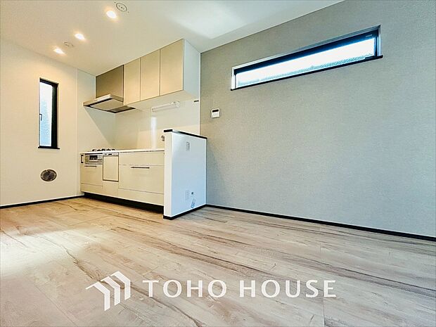 リビングがつなぐ、心と空間。家族が共に過ごす理想の場所がここにあります。