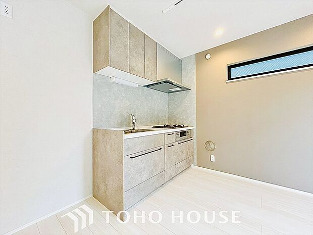 機能性と美しさが融合した、キッチンでの新たな料理体験。美味しい食卓と幸せな時間。