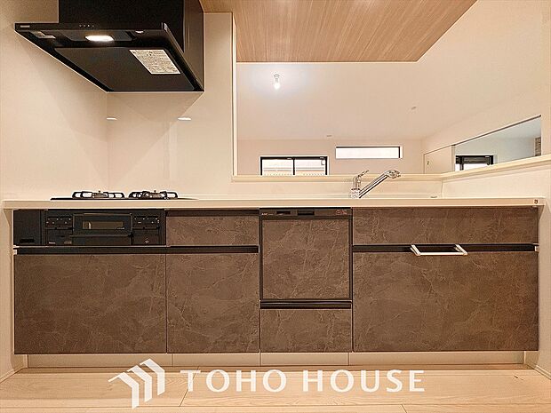 3口コンロでお料理のスピードもUP。効率よくお料理ができますね。