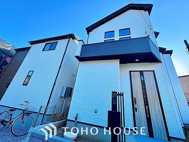 鮮やかなデザインと美しさが際立つ外観、心地よい暮らしのはじまり。