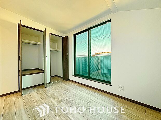 穏やかな雰囲気が漂う、心落ち着く特別な空間。静けさと心地よさが溢れる居室スペース。