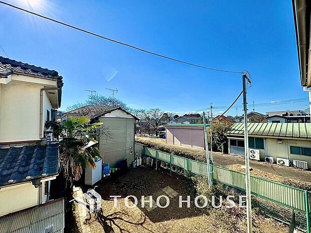 その豊かな眺望にふさわしい空間には、通風・採光にも優れ、心地よい光と風があふれています。