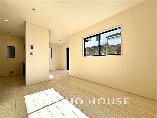 リビングがつなぐ、心と空間。家族が共に過ごす理想の場所がここにあります。