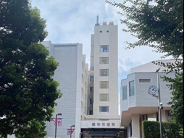 調布市役所 距離約1000m
