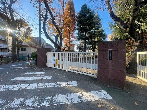 府中市立府中第四中学校 距離約800m