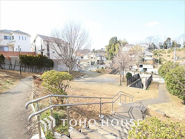 平尾谷戸公園 距離約400m