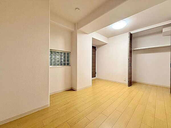 広々としたお部屋は、インテリアを考える楽しみもありますね。