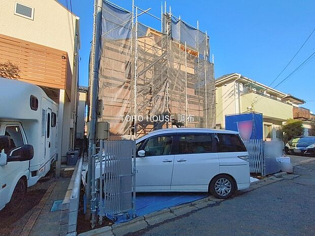 鮮やかなデザインと美しさが際立つ外観、心地よい暮らしのはじまり。