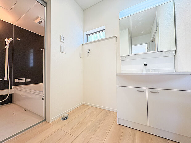 使いやすく清潔感のある洗面所。快適な身支度をサポートします。