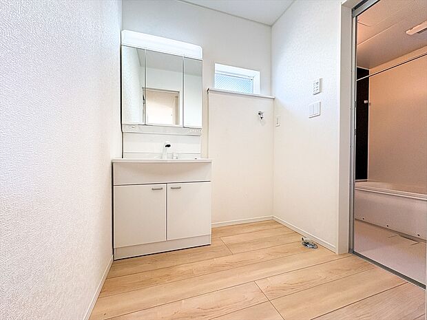 使いやすく清潔感のある洗面所。快適な身支度をサポートします。