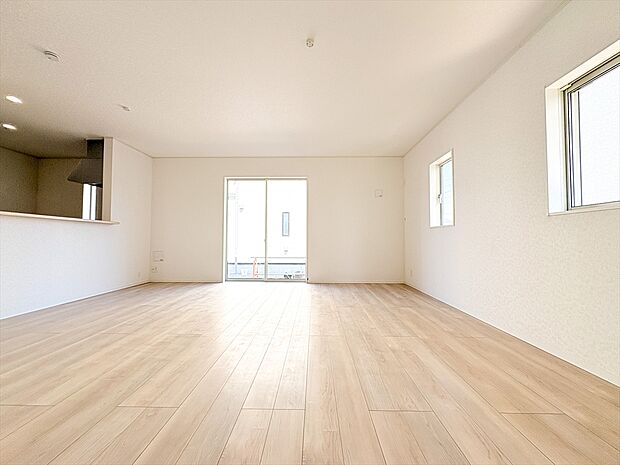 リビングがつなぐ、心と空間。家族が共に過ごす理想の場所がここにあります。