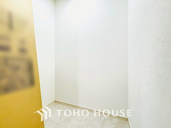 使いやすく美しい収納で、心地よい暮らしをお約束します。スタイリッシュな収納で、美しく整頓されたライフスタイルを。