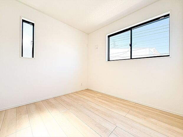 穏やかな雰囲気が漂う、心落ち着く特別な空間。静けさと心地よさが溢れる居室スペース。