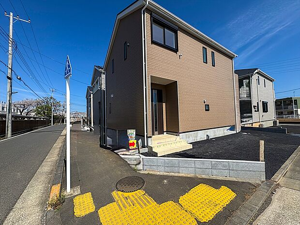 鮮やかなデザインと美しさが際立つ外観、心地よい暮らしのはじまり。