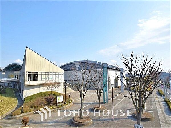 稲城中央公園 距離約1200m