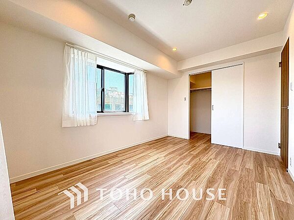 広々としたお部屋は、インテリアを考える楽しみもありますね。