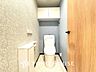 トイレ：清潔感と快適性を兼ね備えた、心地よいトイレ空間。清潔さと快適さを備えたちょうどよいスペース。