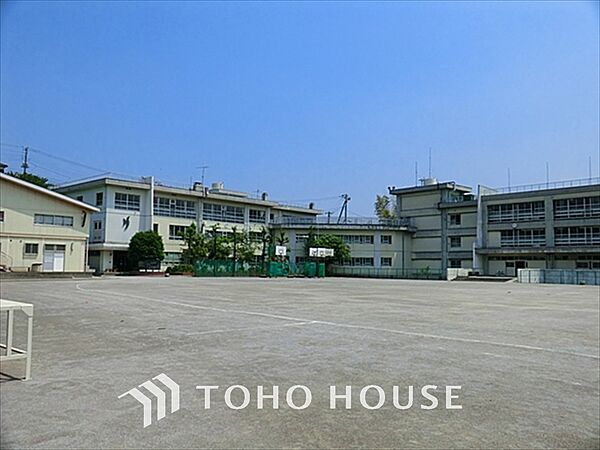 川崎市立長沢中学校 距離約400m