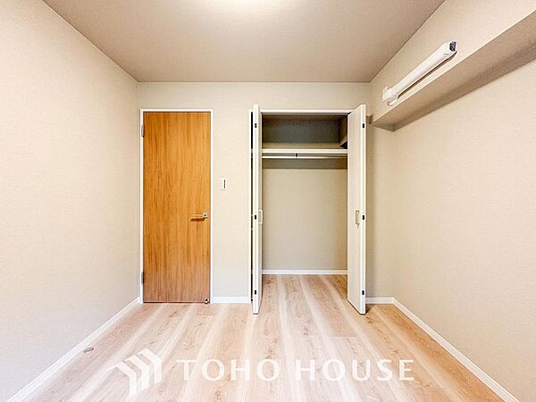 一日の疲れを癒やしてくれる主寝室。時を忘れて過ごす場所として過ごせるお部屋。