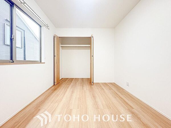 一日の疲れを癒やしてくれる主寝室。時を忘れて過ごす場所として過ごせるお部屋。