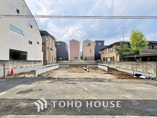 鮮やかなデザインと美しさが際立つ外観、心地よい暮らしのはじまり。