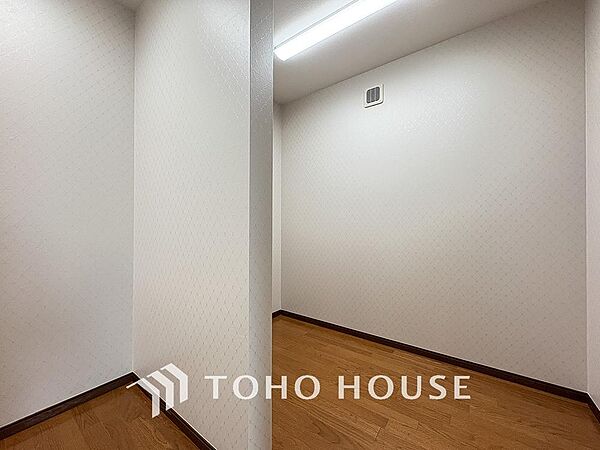 使いやすく美しい収納で、心地よい暮らしをお約束します。スタイリッシュな収納で、美しく整頓されたライフスタイルを。