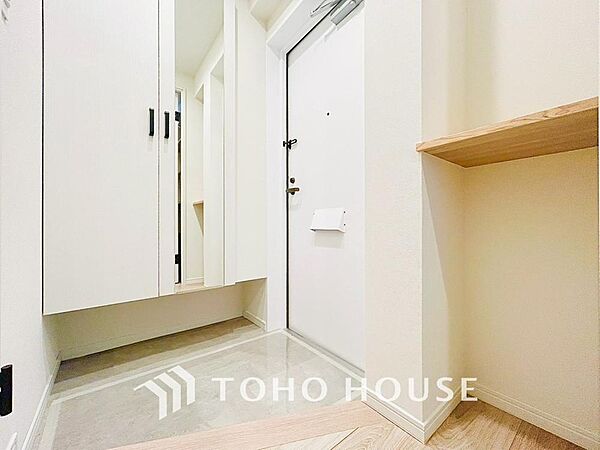 玄関から広がる、心地よい毎日。新しい一歩がここから始まります。