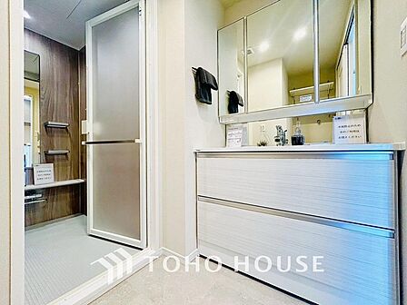 スタイリッシュで機能的、清潔感と快適さが共演する空間。
